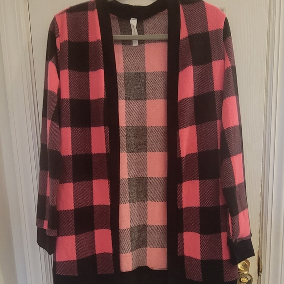 Honey Me NWOT Buffalo Plaid Sweater Large - Picture 2 of 8